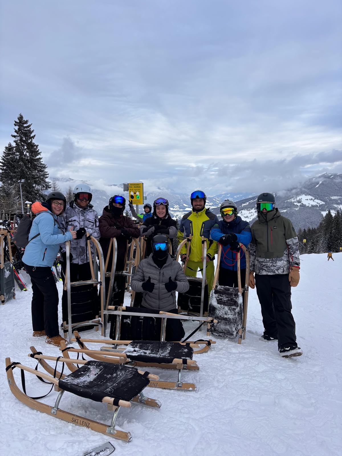 Teamfoto vom Rodelausflug in Schladming.